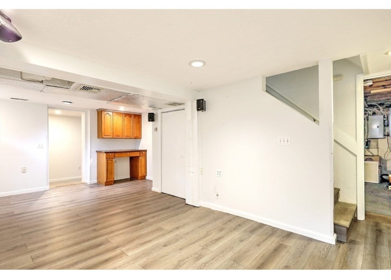 Building Photo - 103 Walnut St