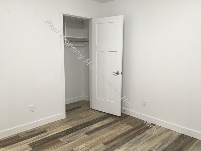 Building Photo - 3 Bedroom 2 Bath House For Rent
