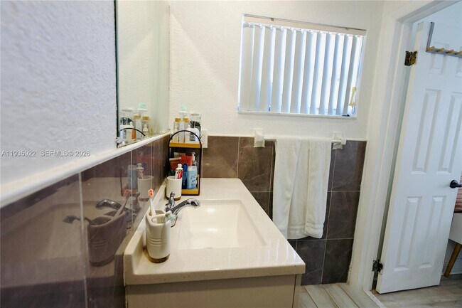 Building Photo - 14515 SW 105th Ct