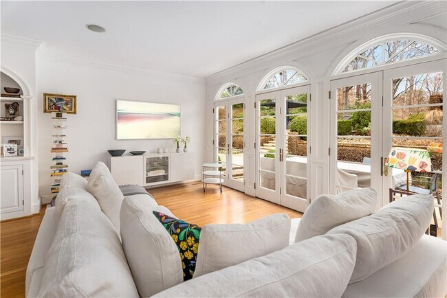 Building Photo - 4224 E Conway Dr NW