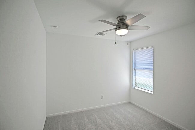 Building Photo - 2411 Shady Grv
