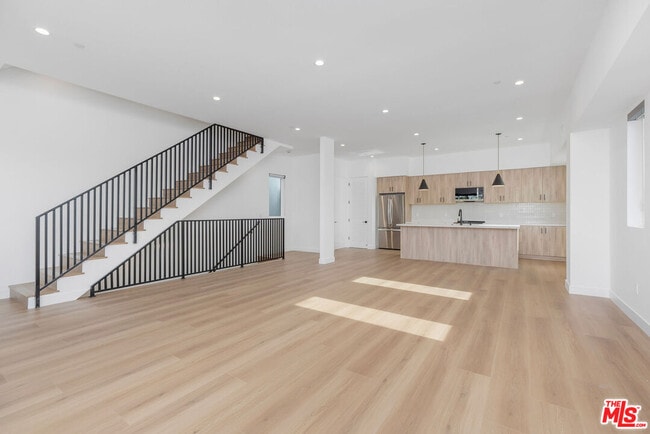 Building Photo - 12706 Pacific Ave