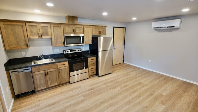 Building Photo - Baker Street Lofts