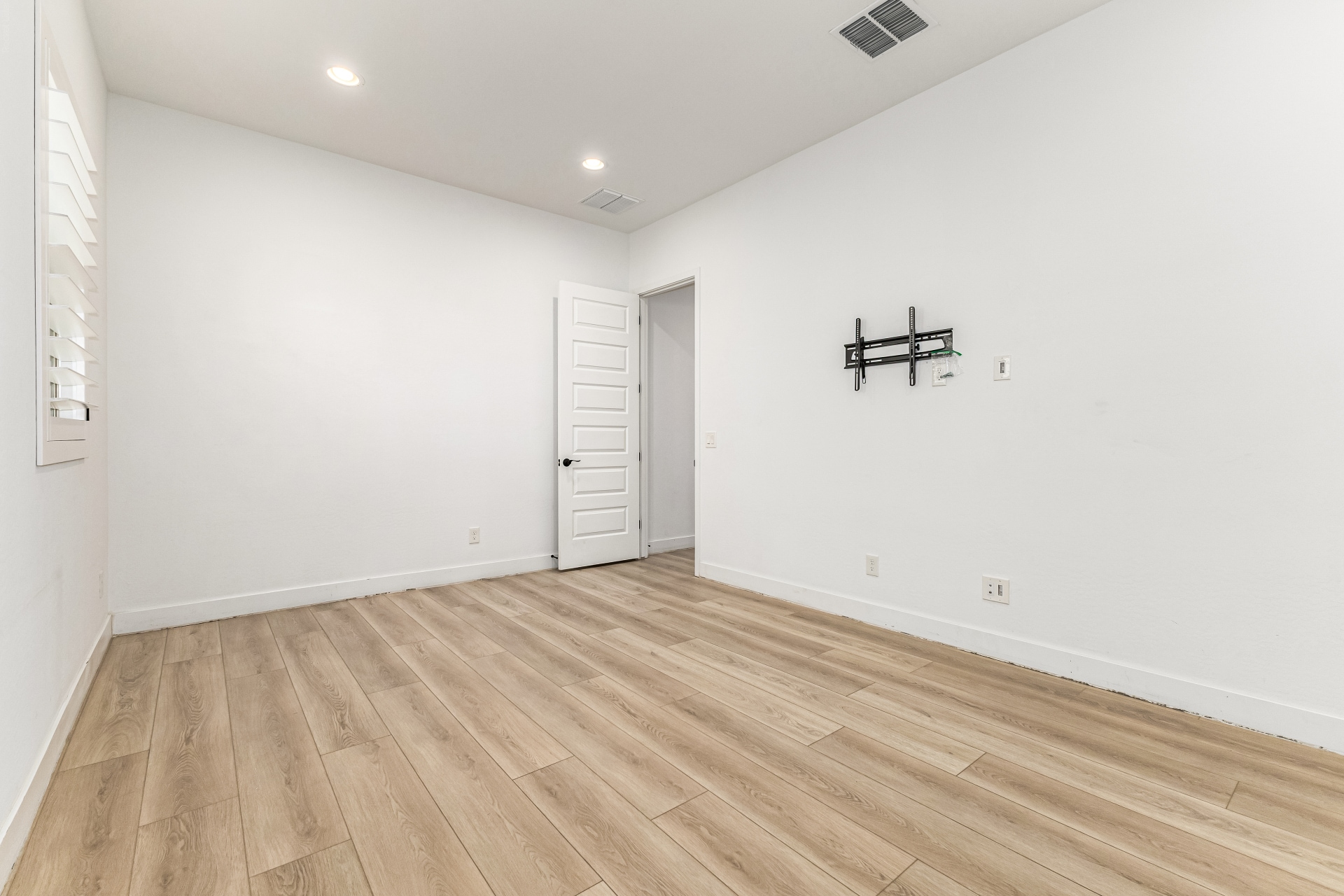 Building Photo - 20954 E Mayberry Rd