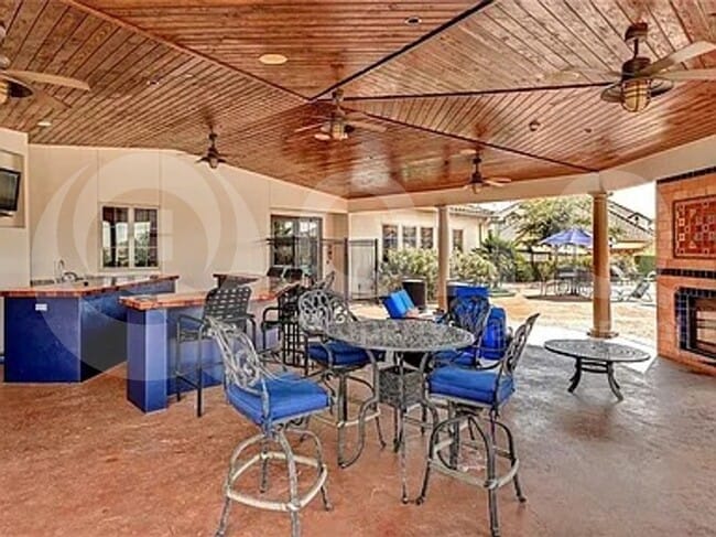 Building Photo - 12300 Terraza Cir