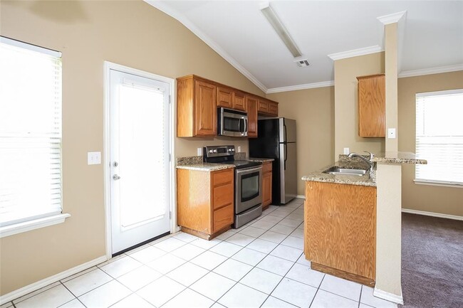 Building Photo - 10633 NW 34th Ter