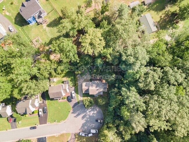 Building Photo - 5200 Parrish Creek Dr