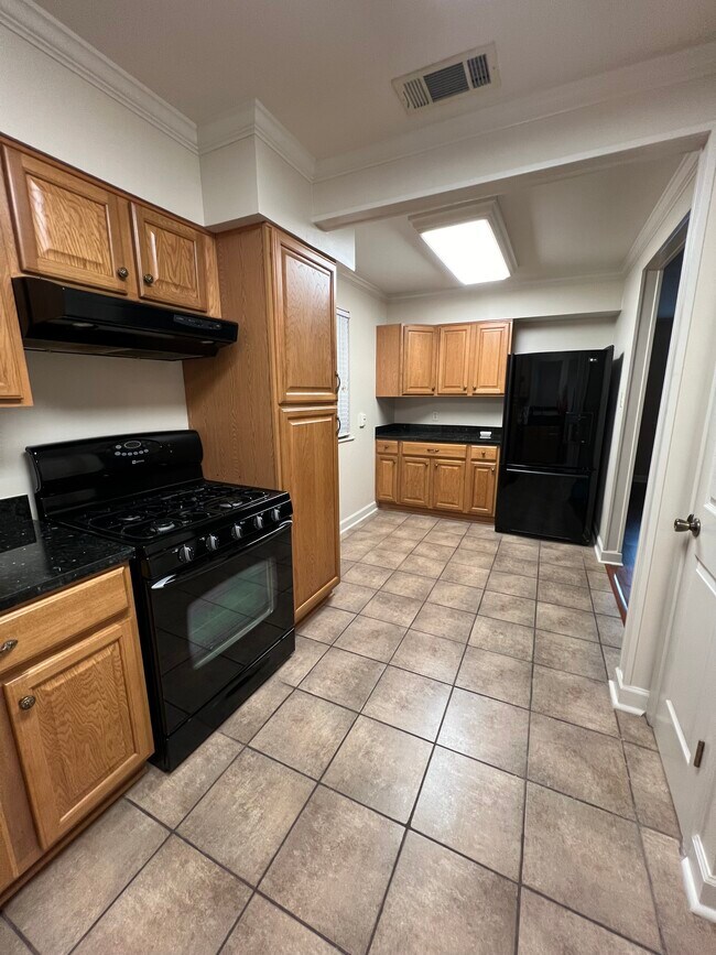 Building Photo - 202 Avenue A