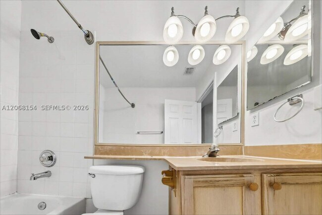 Building Photo - 10658 Pelican Dr