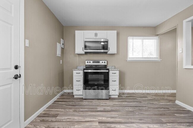 Building Photo - 15 Juno Dr