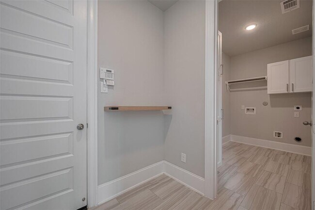 Building Photo - 23202 Penstemon Trail