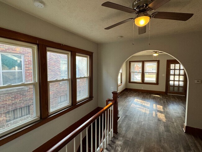 Building Photo - 1614-1616 S 4th St