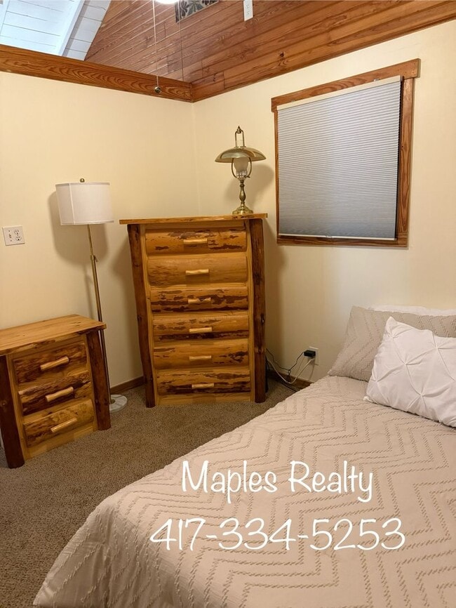 Building Photo - Single Bedroom Home in Rockaway Beach