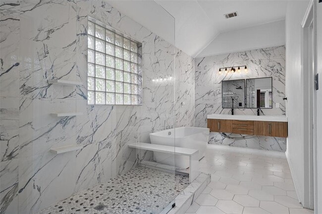 Building Photo - 12105 Portobella Dr