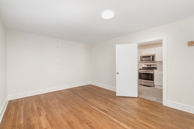 Building Photo - 257 Broad Dr SW