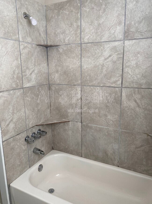 Building Photo - 3737 Dalraida Pkwy