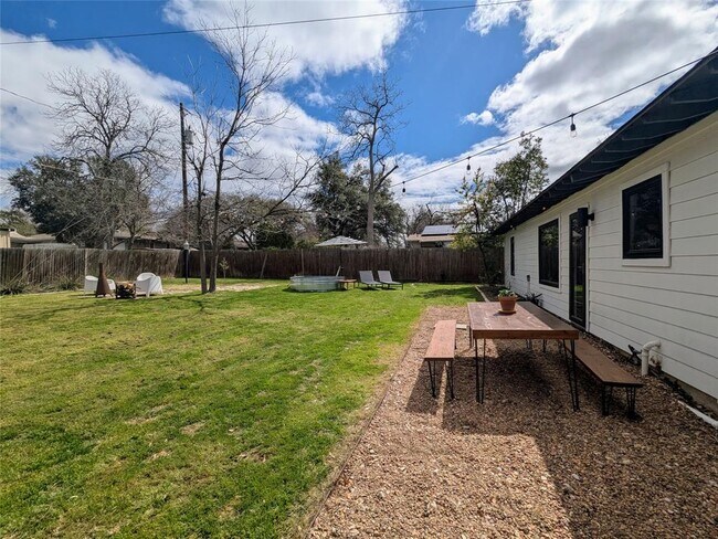 Building Photo - 1510 Glencrest Dr