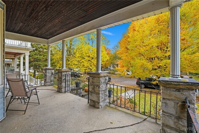 Building Photo - 830 Potomac Ave