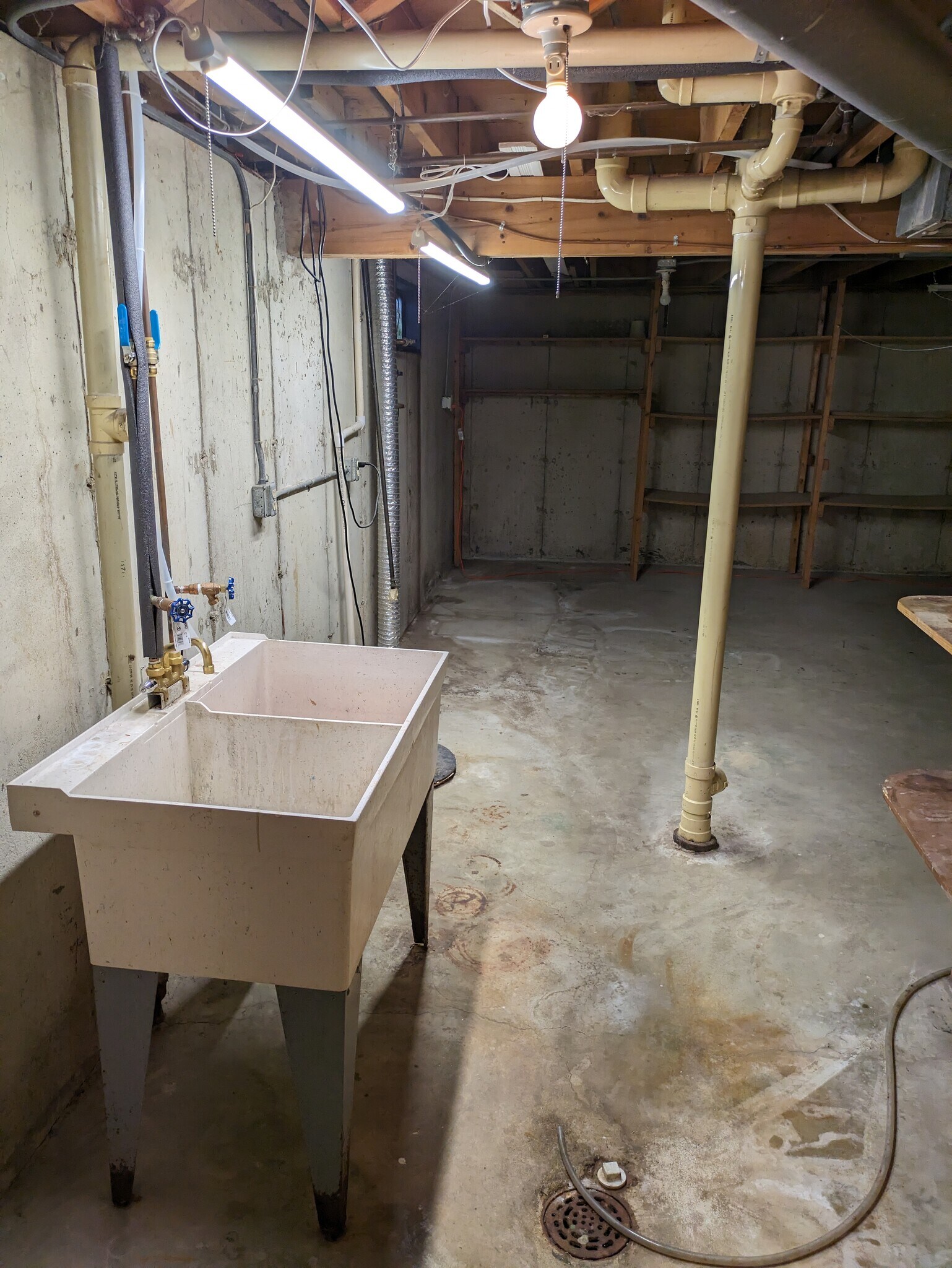 Laundry area - 2906 Southbridge Rd