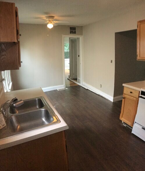 Building Photo - 2929 Natchez Ave S