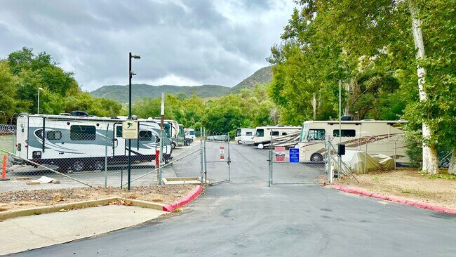 Building Photo - Light, Bright, and Freshly Updated Home in the Gated & Desirable Champagne Village 55+ Community!