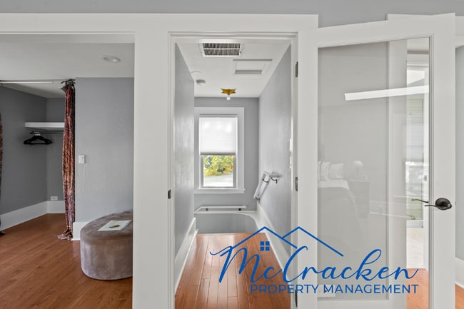 Building Photo - Fully furnished, pet-friendly, and available for mid-term stays with a 30-day minimum