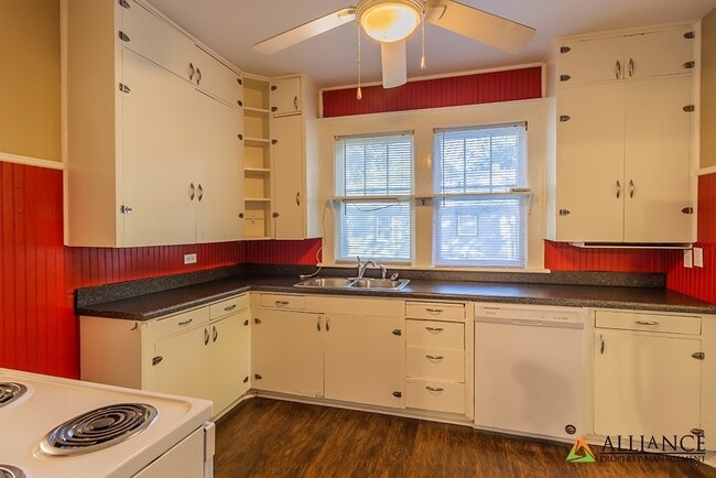 Building Photo - Fifteenth St. 344 N.