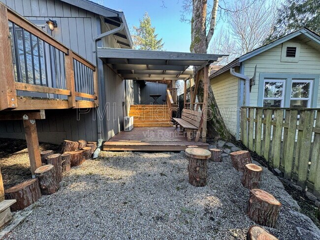 Building Photo - 7315 SW 53rd Ave