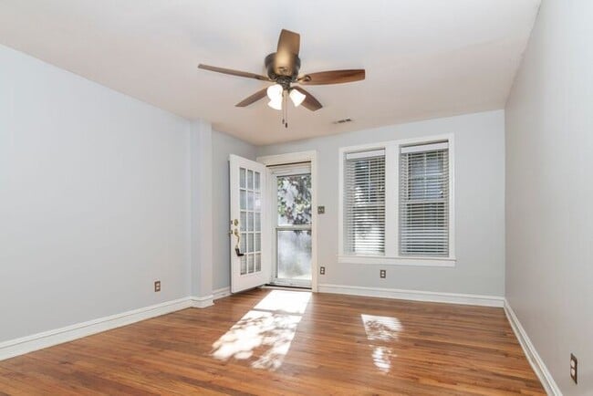 Building Photo - Charming Midtown Condo with Private Entrance