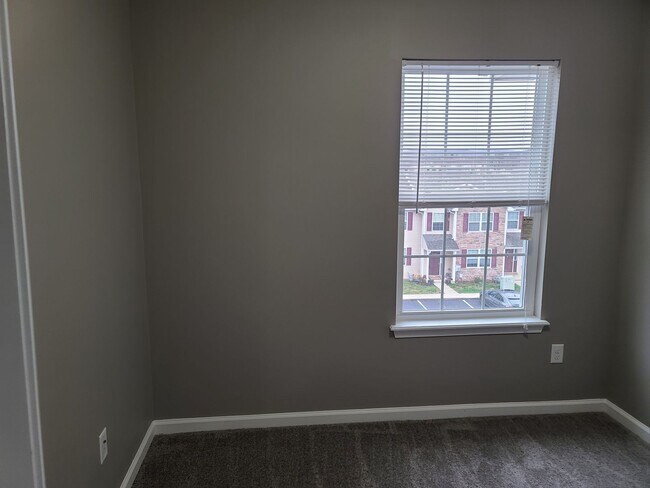 Building Photo - 3 Bedroom Townhome for Rent in Waynesboro