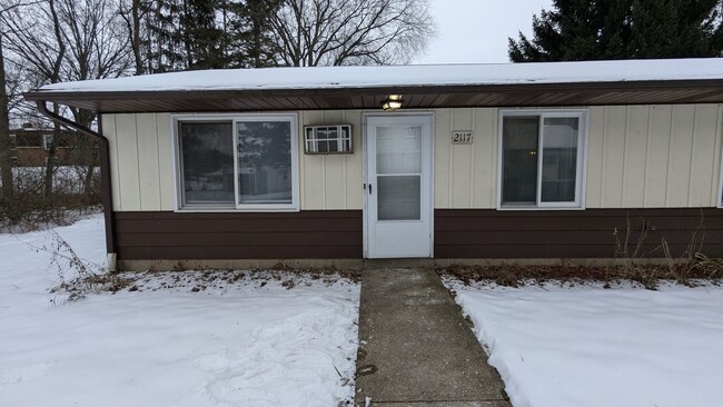 Primary Photo - Lovely Louisville 2 Bedroom Duplex