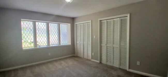 Building Photo - Beautiful 7 beds 3 baths in Ryanwood!