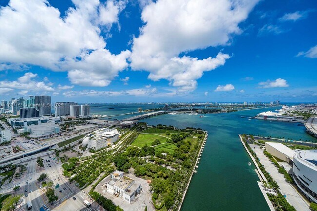 Building Photo - 888 Biscayne Blvd