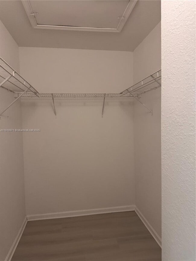 Building Photo - 1526 SE 24th Ct