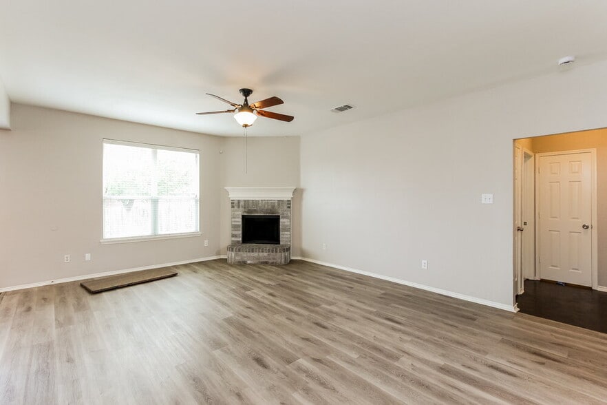 Building Photo - 948 Benjamin Dr