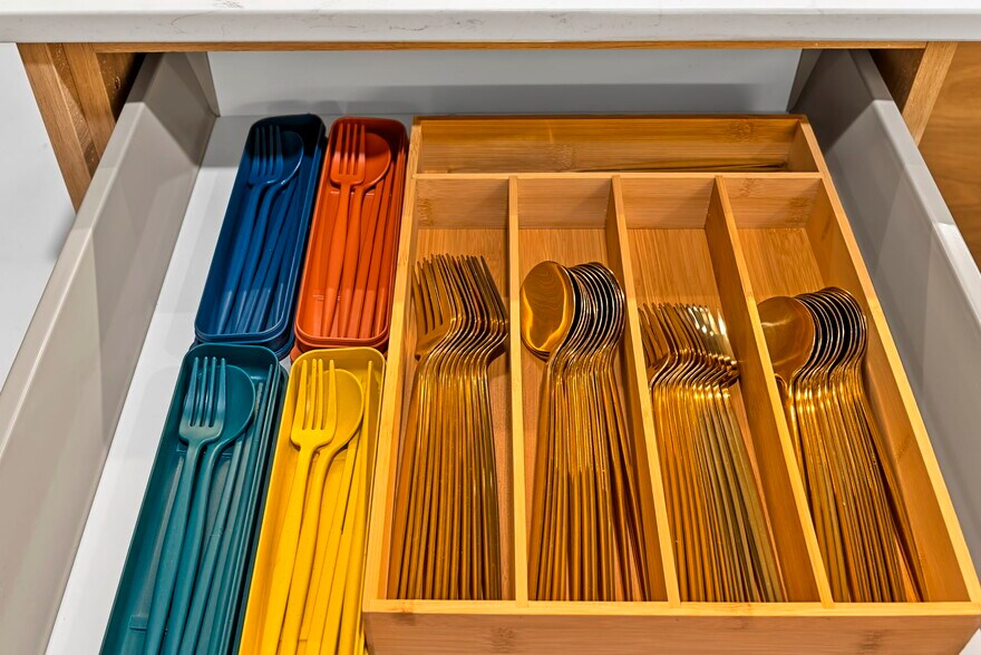 Building Photo - 1566 Beacon St