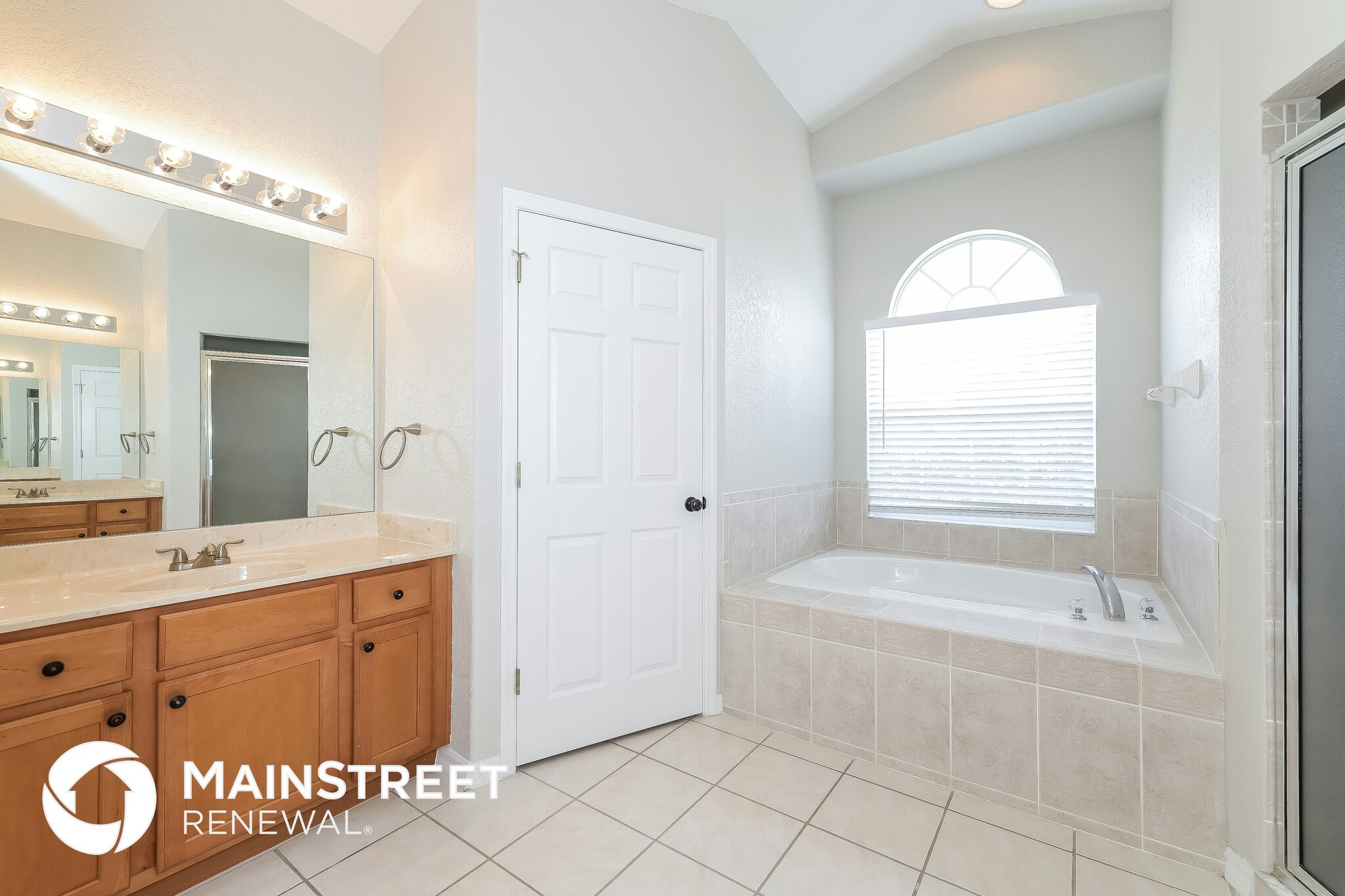 Building Photo - 820 Corvina Dr