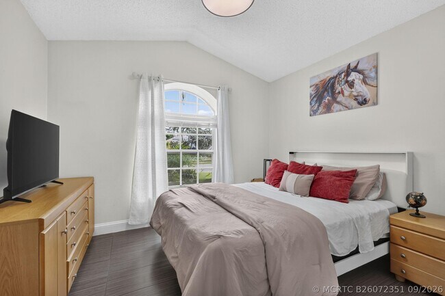 Building Photo - 1504 Lake Breeze Dr