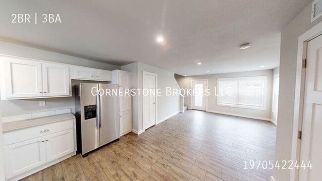 Building Photo - 319 Omnia St