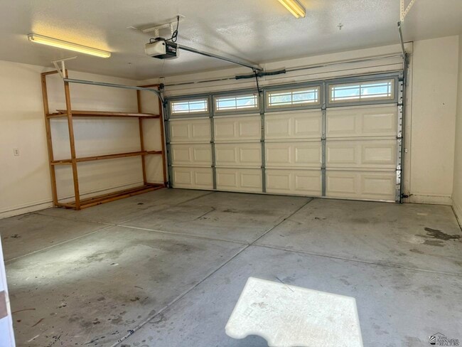 Building Photo - 3142 S Ragen Dr