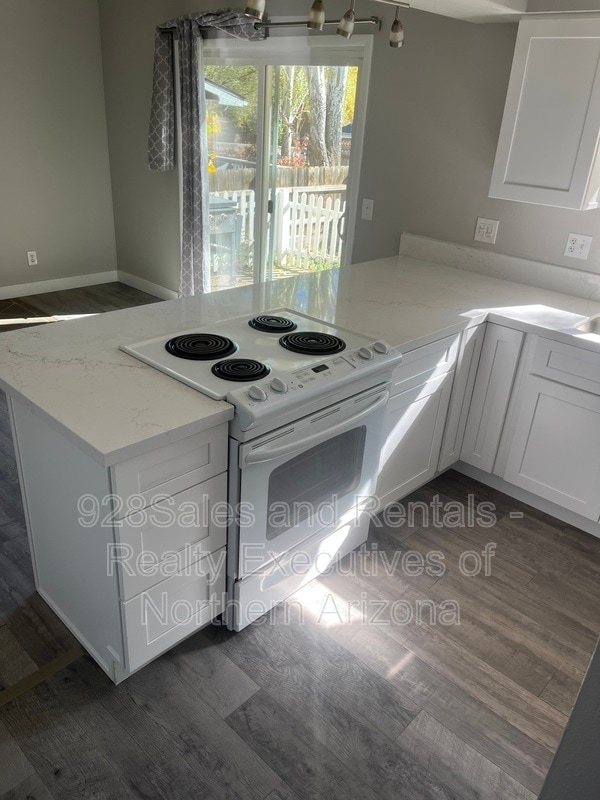 Building Photo - 4885 E Tomahawk Dr