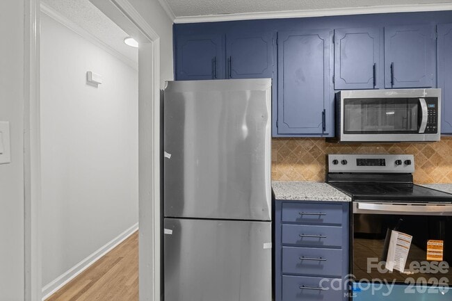 Building Photo - 5300 Hickory Ln