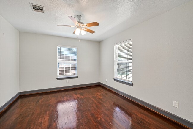 Building Photo - 7623 McHenry St
