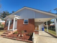 Building Photo - 1208 Hillsboro St