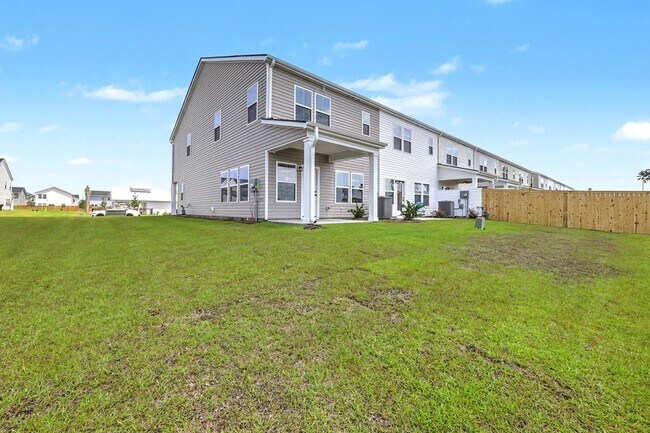 Building Photo - 762 Ridgley Dr