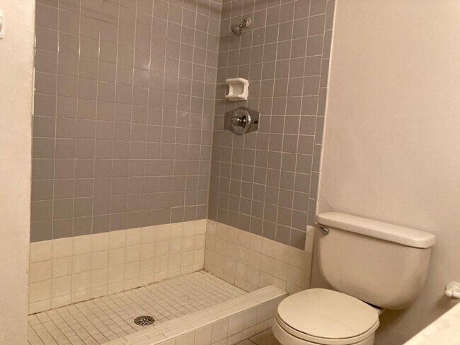 Building Photo - 609 SW 75th St