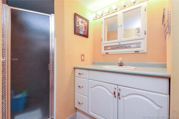 Building Photo - 1351 NE Miami Gardens Dr