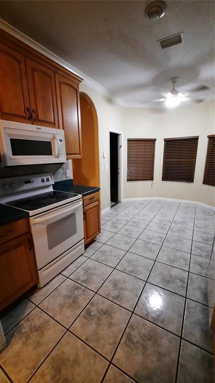 Building Photo - 6 Coventry Pl