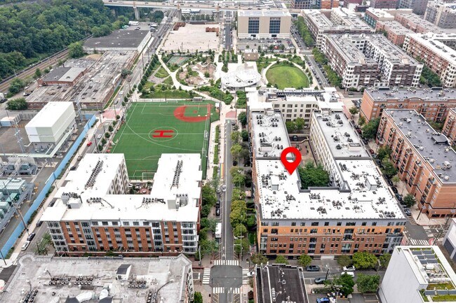 Building Photo - 1100 Adams St