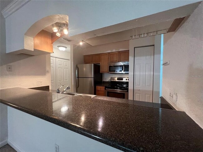 Building Photo - 10100 Sailwinds Blvd N